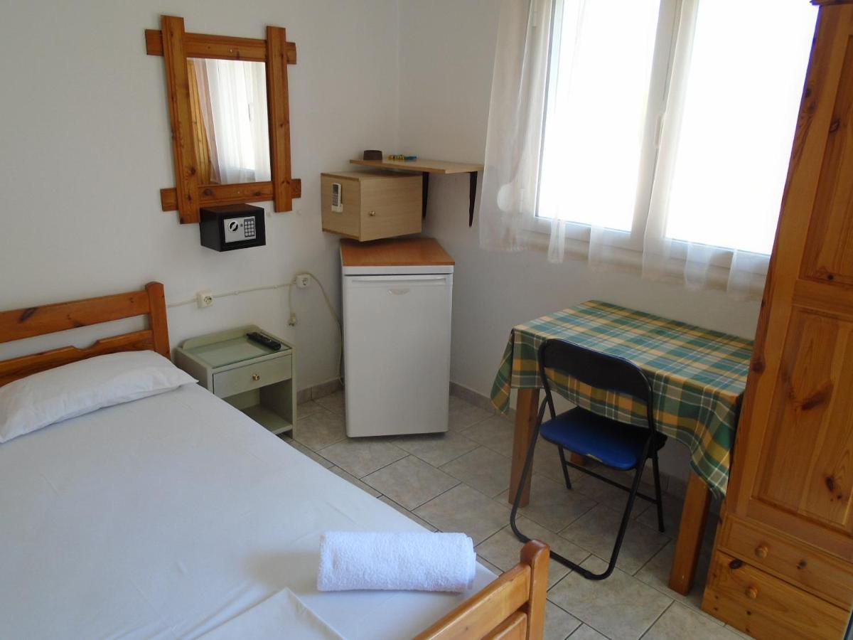 Orfeas Rooms Василики Екстериор снимка