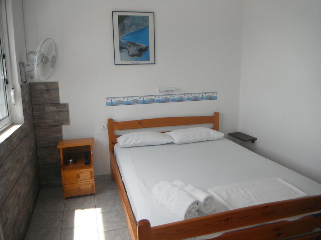 Orfeas Rooms Василики Стая снимка